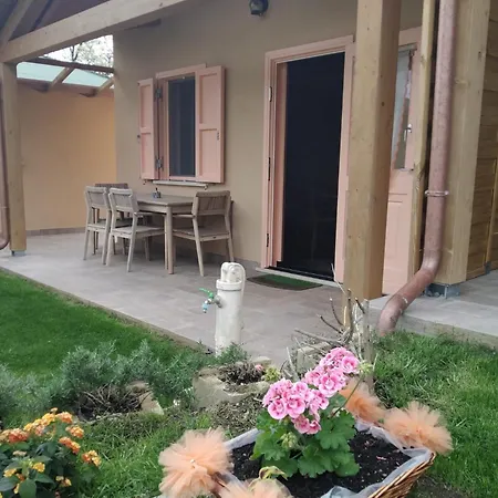 Il Campo Di Nonno Gio בית נופש